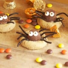 Peanut Butter Cookie Spiders + What’s for dinner?