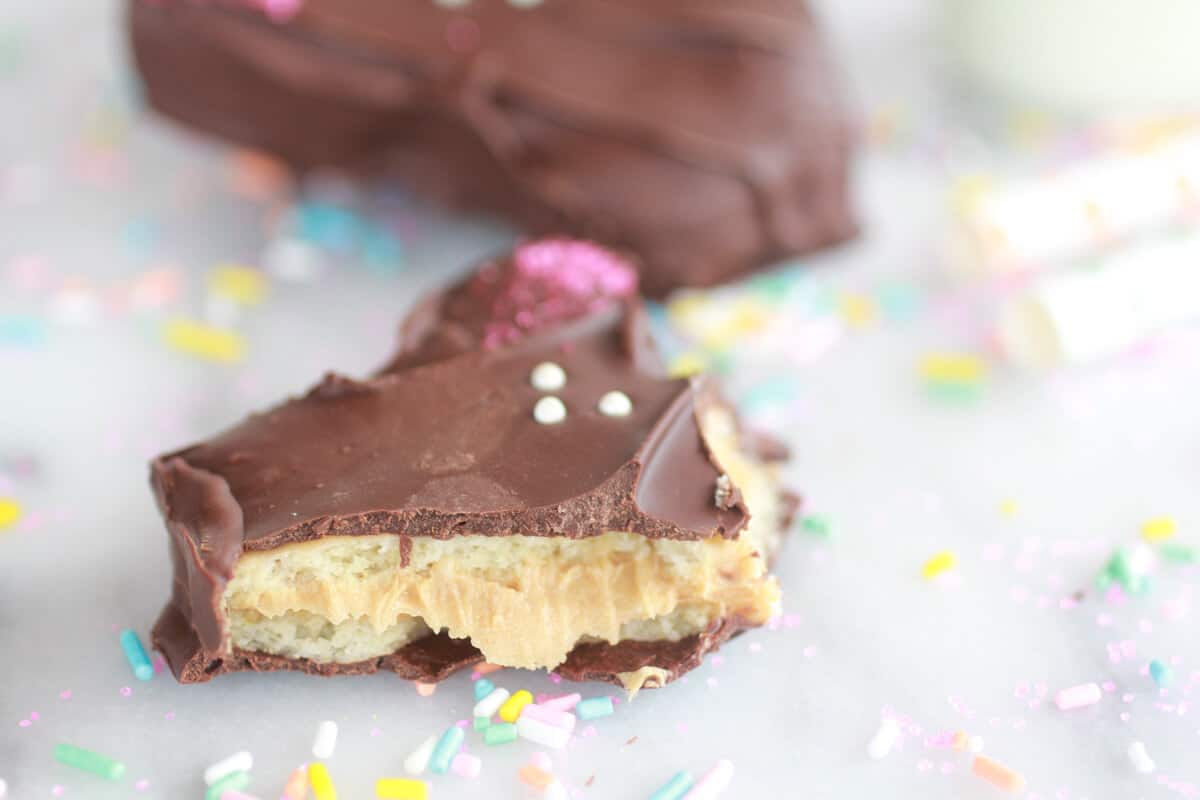 Chocolate Covered Peanut Butter Ritz Sandwiches-8