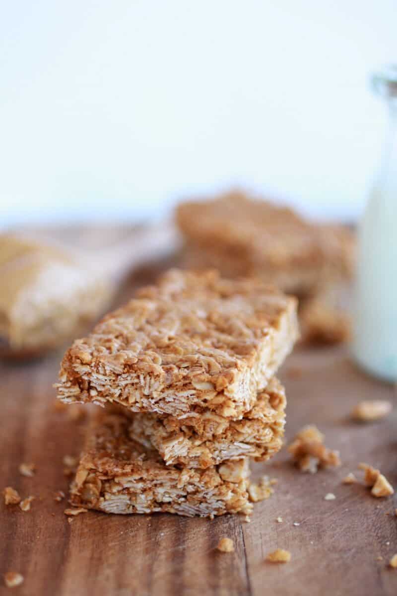 Crunchy Oatmeal Peanut Butter Oats 'n Honey Bars | https://dev.halfbakedharvest.com/