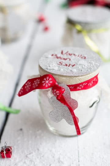 Homemade Holiday Gifts: Vanilla Bean Salt + Vanilla Bean Sugar
