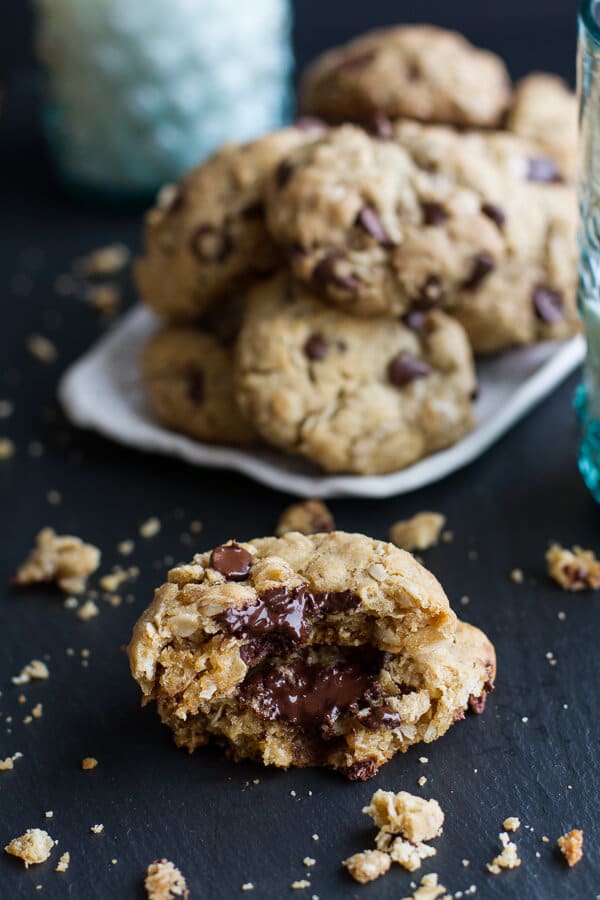 Mom's Simple Oatmeal Chocolate Chip Cookies...The Best Oatmeal Chocolate Chip Cookies Around | halfbakedharvest.com @hbharvest