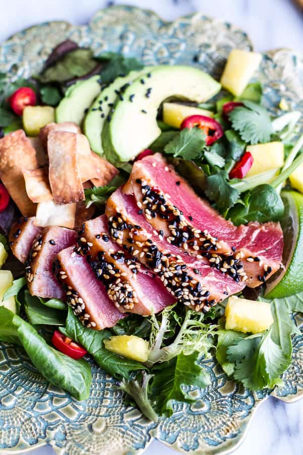 Seared Ahi Tuna Poke Salad with Hula Ginger vinaigrette + Wonton Crisps Holiday Detox- The Mean Green Smoothie | halfbakedharvest.com @hbharvest