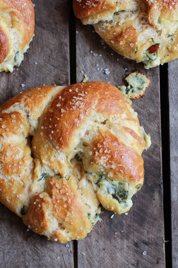 Spinach-and-Artichoke-Stuffed-Beer-Soft-Pretzels-9