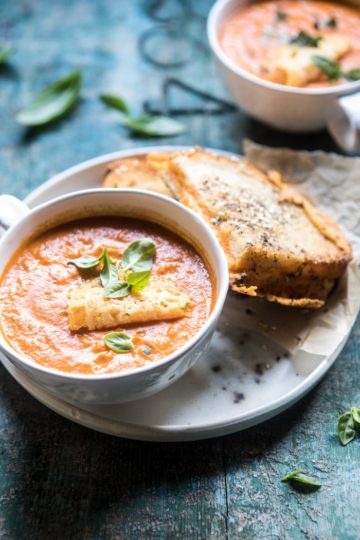 6 Ingredient Creamy Roasted Tomato Soup.