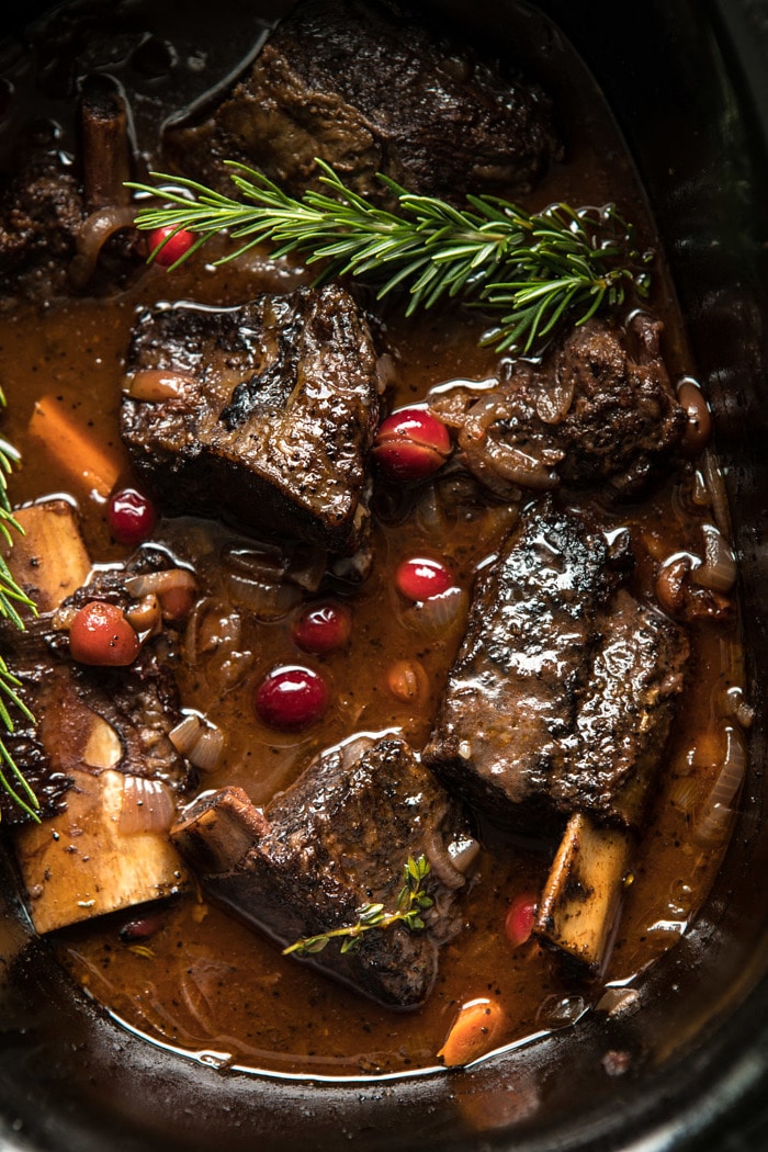 Red Wine Cranberry Braised Short Ribsin slow cooker