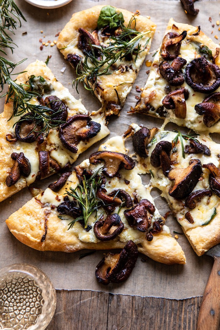 overhead close up photo of French Onion Mushroom Pizza 