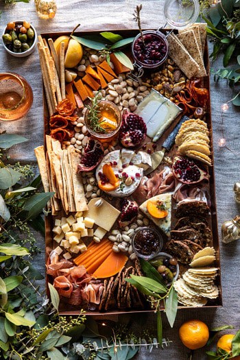 How to Make an Easy Holiday Cheese Board.